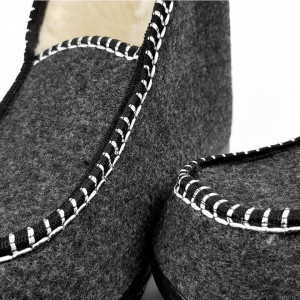 Ghete din Lana pentru Interior si Exterior Culoare Gri, Model 'Bucovina Simplicity'