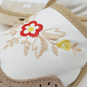 Papuci de Casa din Piele Intoarsa Imblaniti cu Lana Model 'London Brogue' Bisque