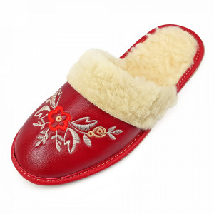 Papuci de Casa Dama Imblaniti cu Lana de Oaie Model 'Akna Rogue' Red Winter