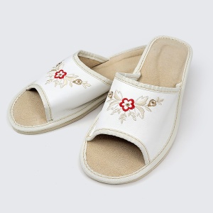 Stil și confort: detaliu lateral 'White Tayanna'.
