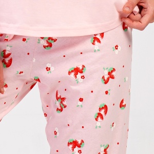 Imprimeu textil de calitate pe pantaloni și betelie elastică cu șnur reglabil.