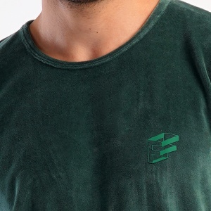 Pijama Velur pentru Bărbați Vienetta|MAN, Model 'Future Fusion'. Prezentare pijama barbati detaliu decolteu.
