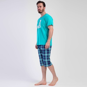 Pijamale Barbati cu Pantalon 3/4 Vienetta | MAN Model 'Cliffhanger' Green. Prezentare pijama din lateral.