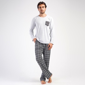 Pijamale Bărbați Vienetta | MAN Model 'Bronx Nights'. Pijama prezentată din față.