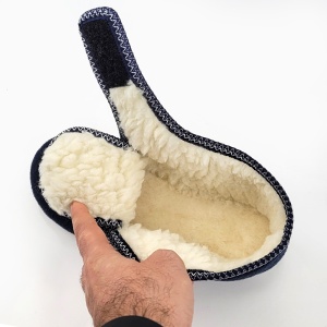 Botosei Imblaniti cu Lana de Oaie din Postav | Model 'Bucovina Tradiții' Dark Blue, Confort și Caldură Naturală