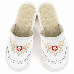 Suede Slippers with Wool Lining 'London Brogue' Model White