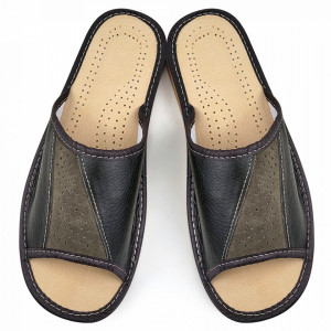 Summer Slippers in Brown Leather 'Steady Ground' Model
