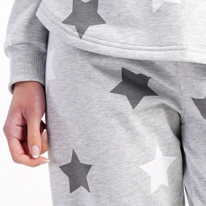 Pijama Damă din Bumbac Vătuit 100% Vienetta, Model 'Shine Like a Star' - Prezentare pijama detaliu pantalon.