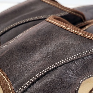Papuci de Casa din Piele cu Talpa Groasa Culoare Maro, Model 'Luxury Man' Classical