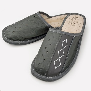 Papuci de Casa din Piele Model 'Geometric Aproch' Gray - Prezentare papuci vedere din semiprofil.