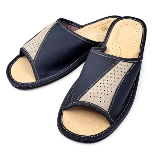 Papuci de Casa din Piele Model 'Steady Ground' Black - Prezentare din semiprofil.
