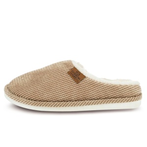 Profilul confortului premium. Această vedere laterală evidențiază grosimea generoasă a talpii de 2cm cu Memory Foam și silueta compactă a papucului.