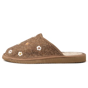 Profil lateral al papucilor din postav maro melanj Rustic Flower Brown.