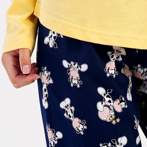 Pijamale Dama din Bumbac 100% Vienetta, Model 'Catch a Faliing Star' Yellow . Prezentare pijama detaliu pantalon.