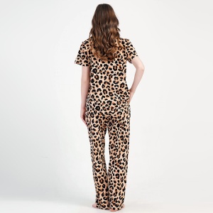 Pijamale Dama din Bumbac 100% Vienetta, Model 'Wild Nature'. Prezentare pijama din spate.