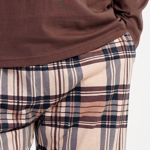 Pijamale Bărbați Confortabile Vienetta | MAN Model 'Just Trust' Brown - Prezentare pijama ddetaliu buzunar.