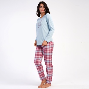 Pijama Damă din Bumbac 100% Vienetta, Model 'Positive Mind' - Prezentare pijama din lateral.