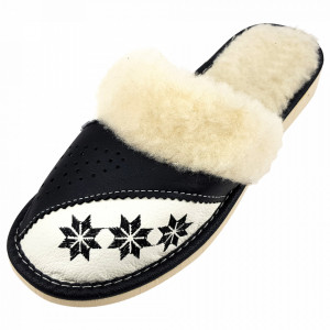 Papuci de Casa Dama Imblaniti cu Lana de Oaie Model 'Spirit of Winter' Black