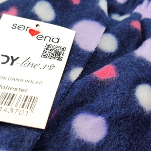 Pantaloni Damă Pijama din Polar Serena Model 'Fairy Tale Dots' | Confort si Bună Dispoziție. Prezentare detaliu imprimeu.