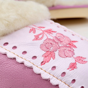 Papuci de Casa Dama Imblaniti cu Lana de Oaie Model 'Root Traditions' Pink