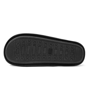 Baza fiecărui pas confortabil. Talpa flexibilă de 1.5cm, proiectată pentru o mișcare naturală și protecție în interiorul casei.