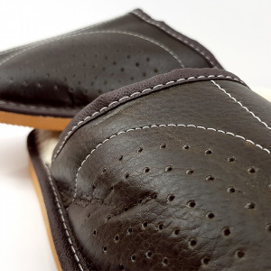 Papuci de Casa Imblaniti cu Lana de Oaie Culoare Maro Model Regalia Brown