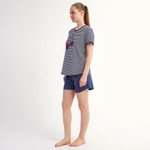 Pantaloni scurți tip short, comozi și practici pentru purtarea zilnică, disponibili în mărimi de la M la XXL.