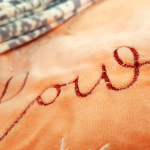 Pijama Dama Soft Velur Vienetta Model 'Waking up Slowly' Orange