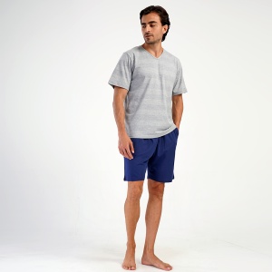 Pijamale Barbati cu Pantalon Scurt Vienetta|MAN Model 'Dublin'. Prezentare pijama din semiprofil.
