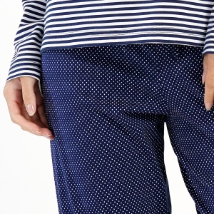 Pijamale Dama din Bumbac 100% Vienetta, Model 'Navy Style'. Prezentare pijama detaliu pantalon.