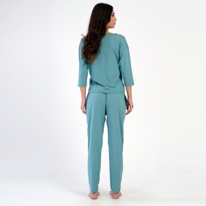 Pijamale Dama din Bumbac 100% Vienetta, Model 'Rose'. Prezentare pijama din spate.