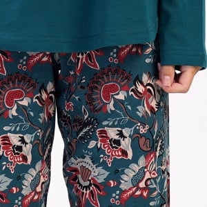 Pijamale Dama Mărimi Mari din Bumbac 100% Vienetta, Model 'Passion'. Prezentare pijama detaliu pantalon.