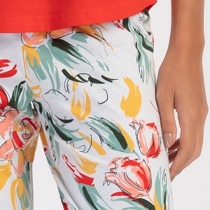 Pijamale Dama din Bumbac 100% Vienetta, Model 'New Beginings' Red. Prezentare pijama detaliu pantalon.