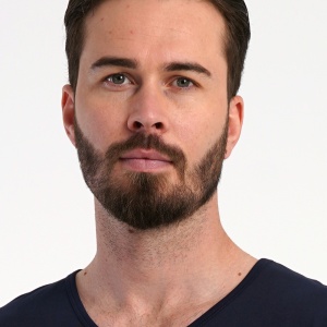 Pijamale Bărbați Mărimi Mari Vienetta | MAN Model 'Privilege' Dark Blue - Prezentare model.