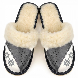 Papuci de Casa Dama Imblaniti cu Lana de Oaie Model 'Spirit of Winter' Gray