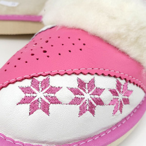 Papuci de Casa Dama Imblaniti cu Lana de Oaie Model 'Spirit of Winter' Pink Light