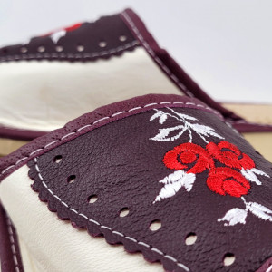 Papuci de Casa Dama Material Piele Culoare Visiniu/Alb Model 'Jaipur Rose'