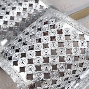 Papuci de casă dama Model 'Summer Circles' Silver - Culoare albă, decupaje circulare, design elegant, confort maxim.