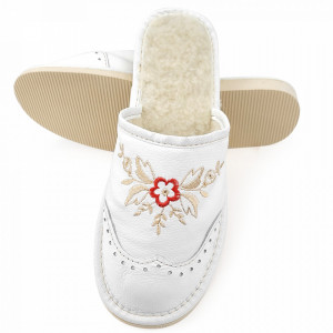 Papuci de Casa din Piele Intoarsa Imblaniti cu Lana Model 'London Brogue' White