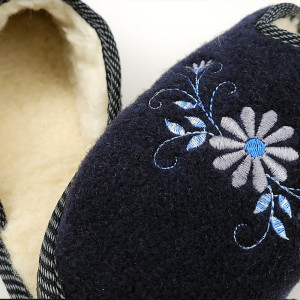 Papuci de Casa din Postav Imblaniti cu Lana de Oaie 'Rustic Elegance' Dark Blue