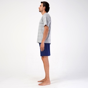 Pijamale Barbati cu Pantalon Scurt Vienetta|MAN Model 'Dublin'. Prezentare pijama din lateral.