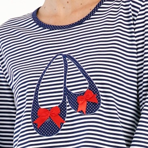 Pijamale Dama din Bumbac 100% Vienetta, Model 'Navy Style'. Prezentare pijama detaliu bluză.