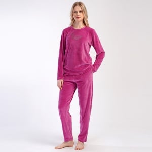 Pijamale Dama Mărimi Mari din Soft Velur Vienetta Model 'Butterfly Vision' | Călduroasă și Relaxare. Prezentare din față.