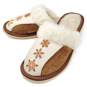 Papuci de Casa Imblaniti cu Lana de Oaie Model 'Snowy Delight' Creamy