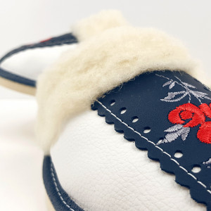 Papuci de Casa Dama Imblaniti cu Lana de Oaie Model 'Root Traditions' Dark Blue