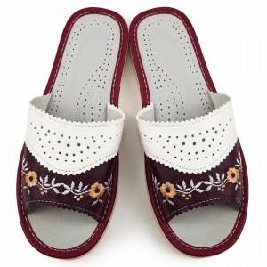 Women's Slippers Material Leather Color Burgundy/White Model 'Enkanta Beauty'