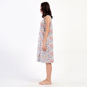 Halat Damă cu Fermoar Mărimi Mari Vienetta, Model 'Spring Time' - Prezentare halat din lateral.