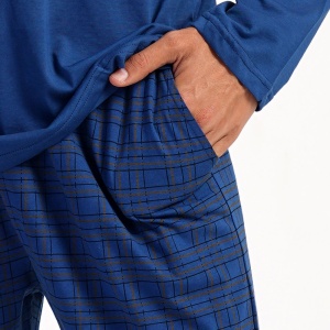 Pijama din Bumbac Barbati Vienetta|MAN, Model 'Belive In Yourself' | Confort și Încredere. Prezentare detaliu buzunar.