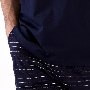 Pijamale Barbati cu Pantalon Scurt Vienetta|MAN Model 'Surf and Fun'. Prezentare pijama detaliu buzunar.