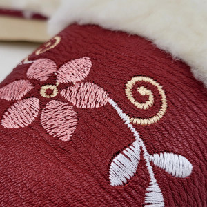 Papuci de Casa Dama Imblaniti cu Lana de Oaie Model 'FairyLand' Burgundy